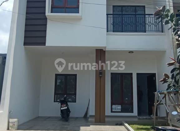 Rumah Baru Siap Huni 2 LT Dlm Cluster Dekat Tol di Jati Asih