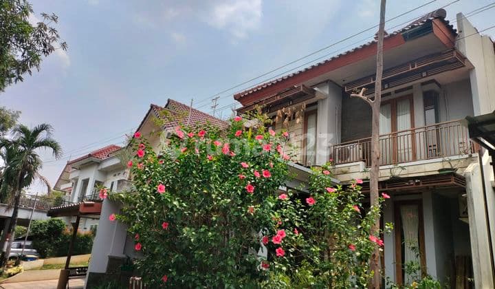 Sturdy House One Step to Toll Road LRT Jatibening