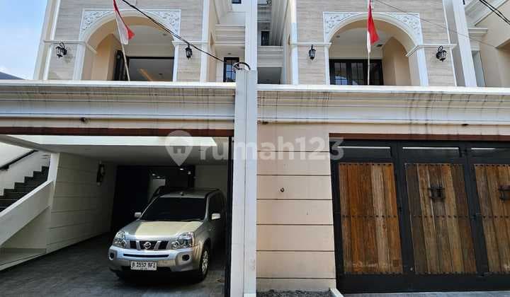 Rumah Baru Mewah 4 LT Dlm Komplek di Pejaten