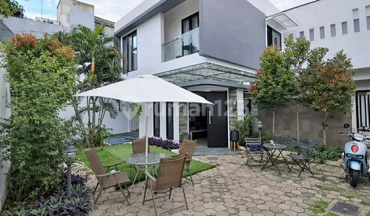 Rumah Mewah Full Furnish Siap Huni Ada Private Pool di Mampang Prapatan