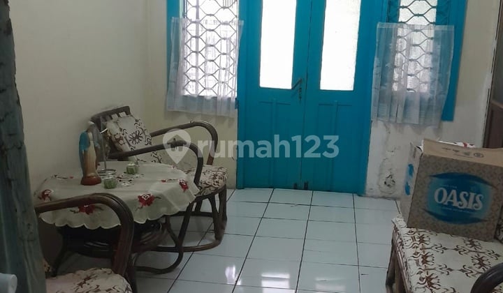 Dijual Cepat Rumah Tua , Hitung Tanah , Harga Murah, Hadap Timur, Lokasi Strategis Jl Kampar, Cideng, Jakarta - Pusat