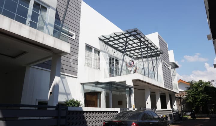 Rumah Minimalis Dekat Pusat Kota Di Taman Sarana Cimanggu Indah