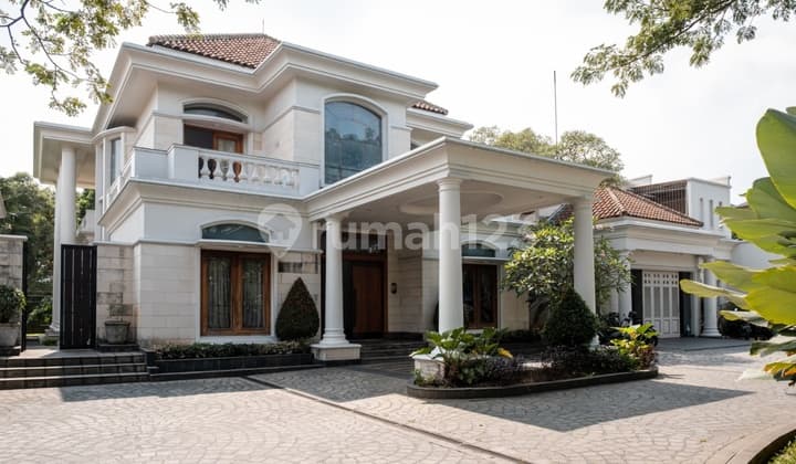 Rumah Mewah Ada Kolam Ronang Dengan View Golf Di Modernland Tangerang