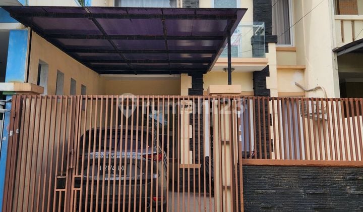 House Renovated in Taman Palem Lestari West Jakarta
