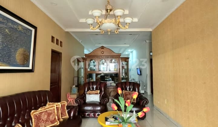 Bonus Land with Buildings in Kemang, South Jakarta, Price Below NJOP