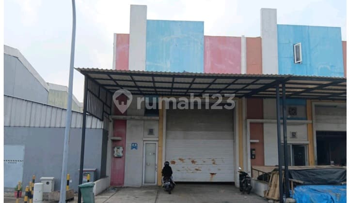 Gudang di Sedayu Bizpark Daan Mogot Jakbar, 2 Lantai, Hadap Barat