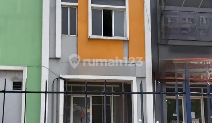 2-Storey Shophouse Facing the Road, Freehold Title in Pasar Modern Paramount Gading Serpong