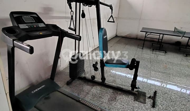 Rumah Kos Siwalankerto, Ada Kolam Renang. 72 Kamar Kos.