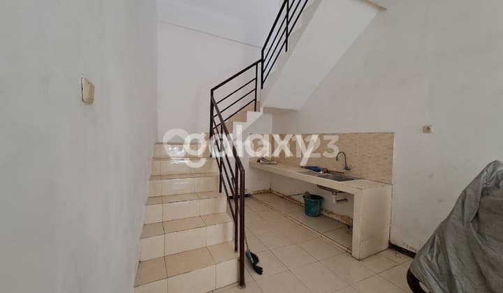 Rumah Krembangan 2 Lantai Loss. Dekat Sekolah Stella Maris.