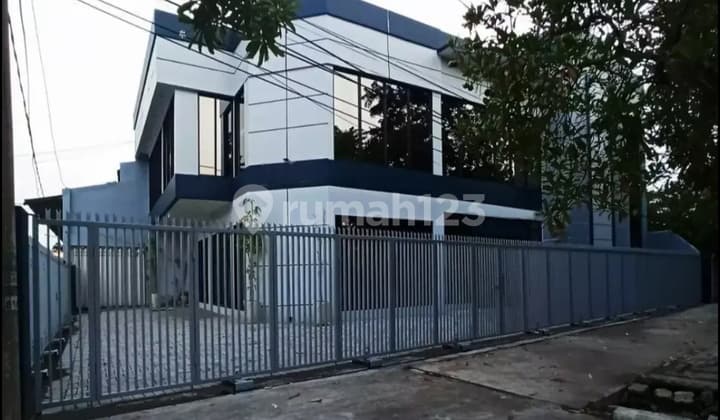 Disewakan Bangunan Usaha Raya Kenjeran Surabaya Kosongan 3 Lantai