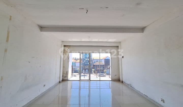 Ruko Royal Sunset di Jalan Utama Sunset Road Bali