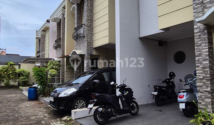 Rumah Di.cirendeu 10.Menit.ke.mrt.lebak.bulus