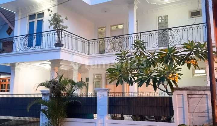 Dijual Rumah Semi Furnished di Griya Loka Bsd