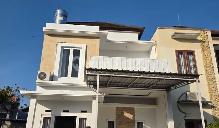 Rumah Dua Lantai Taman Griya Jimbaran