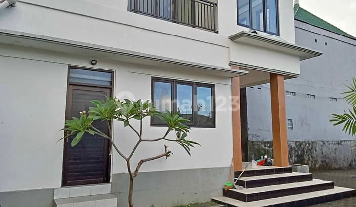 2-Story House Suitable for Residential or Office Use