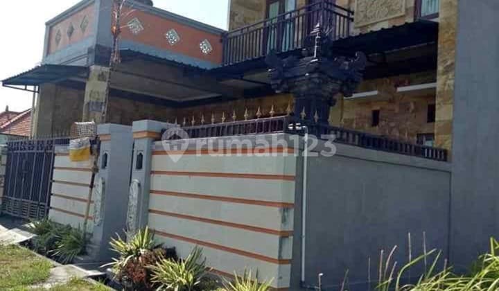 Rumah Semi Furnished dengan Rooftop di Gianyar