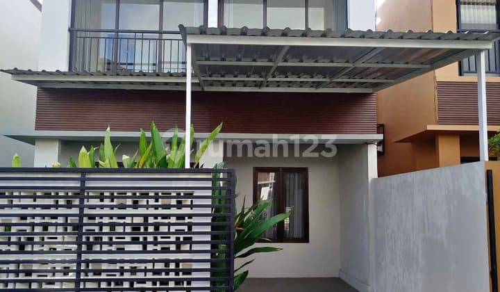 Disewakan Rumah 2 Lantai di Jimbaran - Dekat Kampus Unud Minimal 2 Tahun Sewa