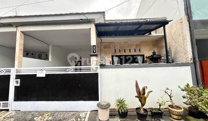 Rumah Dalam Perumahan Area Pedungan Denpasar Selatan