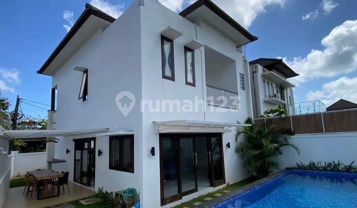 Semi Villa House Jimbaran Near Taman Rama School with GWK View