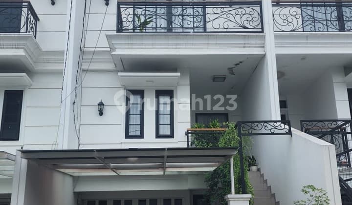 Rumah 3 Lantai Siap Huni di Pesanggrahan Jakarta Selatan