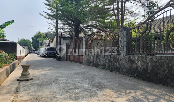Ready to be translated, this means "Cheap Land for Sale in Kalimalang, 5 Minutes Walk to LRT" in English. Here is the translation:
"For Sale: Cheap Bare Land in Kalimalang, 5 Minutes Walk to LRT"