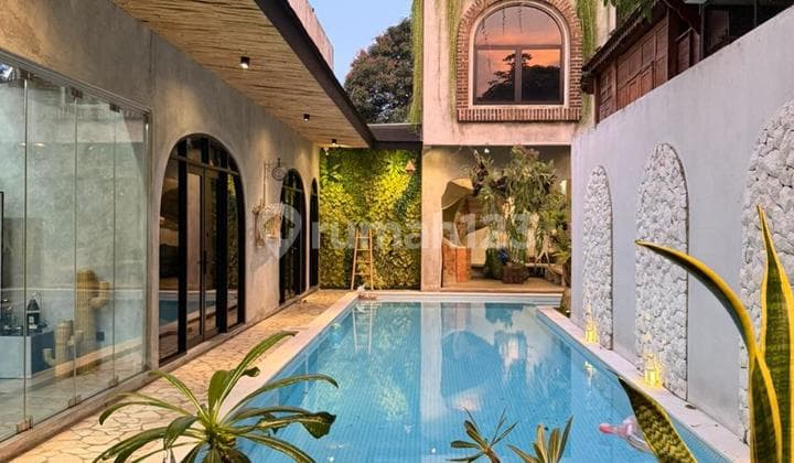 Aesthetic Tropical House with Swimming Pool in Parigi Bintaro Tangsel Js-17834