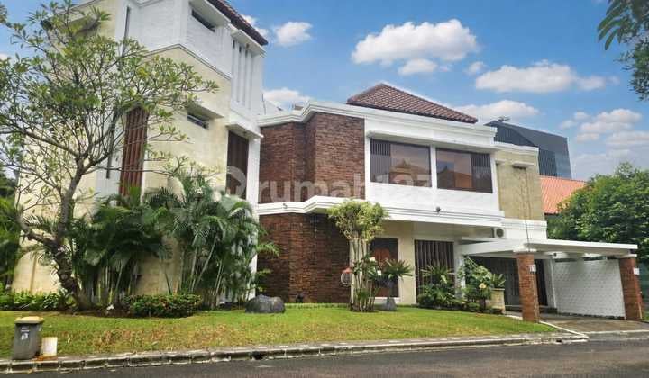 Rumah Semi Furnished 3 Lantai di Bintaro Tangsel Lr-17794