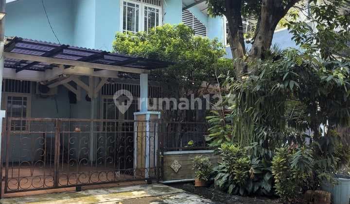Rumah Strategis Dgn 2 Carport di Bintaro Tangsel Gb-17171