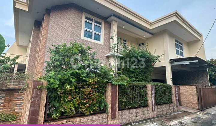 Rumah DIJUAL CEPAT 2 Lantai Posisi Hook di Pejaten Jakarta Selatan AM-17197
