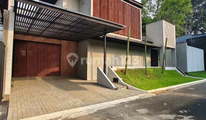 Rumah Strategis Dgn Swimming Pool di Bintaro Tangsel Gb-17124