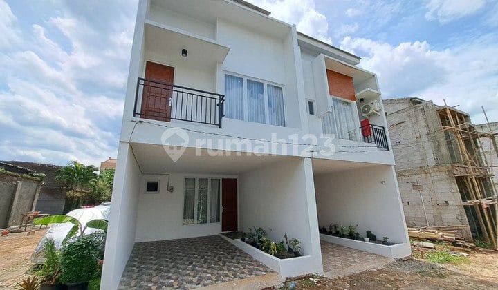 Jual Rumah Ciracas di Jalan Penganten Ali Dekat Tol Pasar Rebo