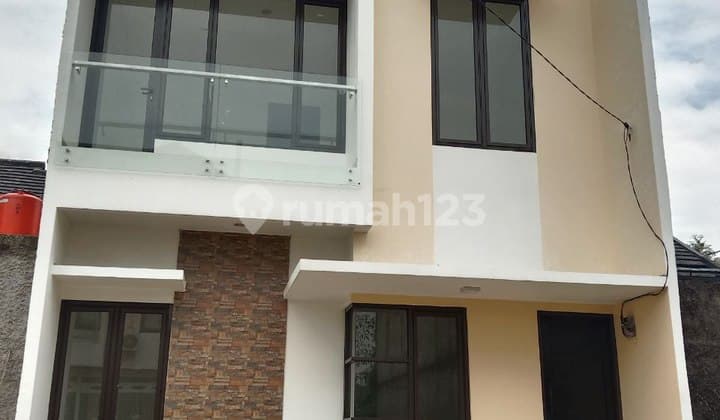 Jual Rumah Bekasi Timur,2 Lantai Bebas Banjir 10 Menit Tol Timur