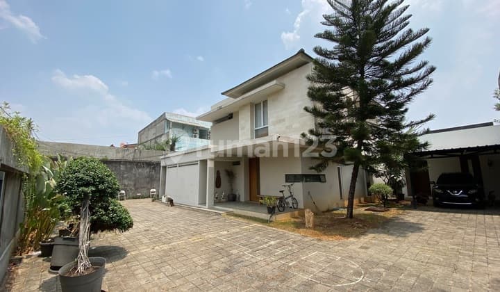 Rumah Luas Dan Mewah di Mampang Prapatan, Kemang, Jakarta Selatan
