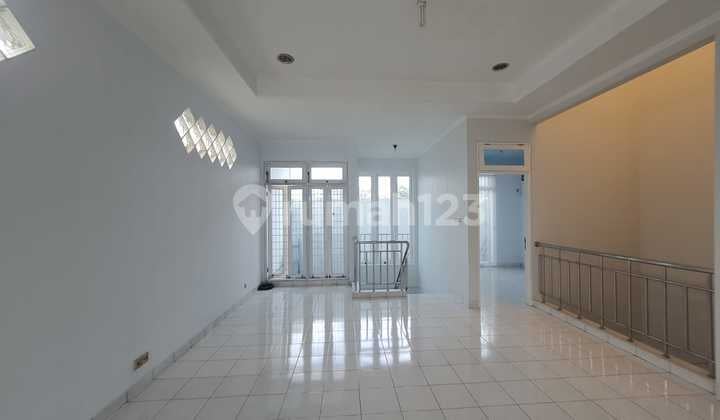 Rumah Bagus, Siap Huni, Dan Full 2 Lantai di Taman Alfa Indah, Joglo