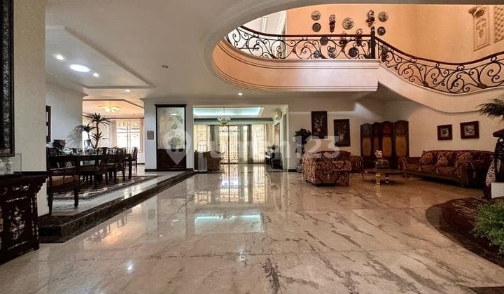 Rumah Megah 2 Lantai, Luas, dan Murah di Lippo Karawaci, Tangerang