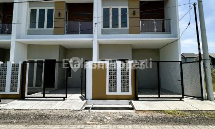 New House in Gununganyar Modern Central Rungkut Wonorejo