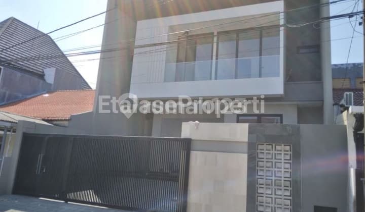 Jual Rumah Baru Manyar