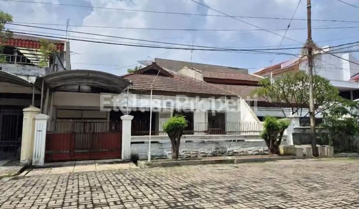 Dijual Rumah di Dharmahusada Utara