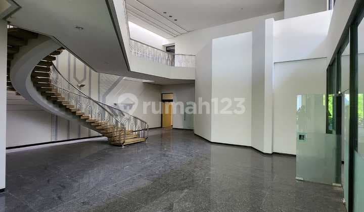 Sewa Bangunan 2 Lantai, Jantung Kota Surabaya, Murah