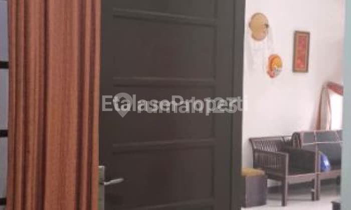 For Rent Ready-to-Live-in House in Ketintang Madya Kencana Near Royal Plaza, Bayangkara University, Great Mosque of Surabaya