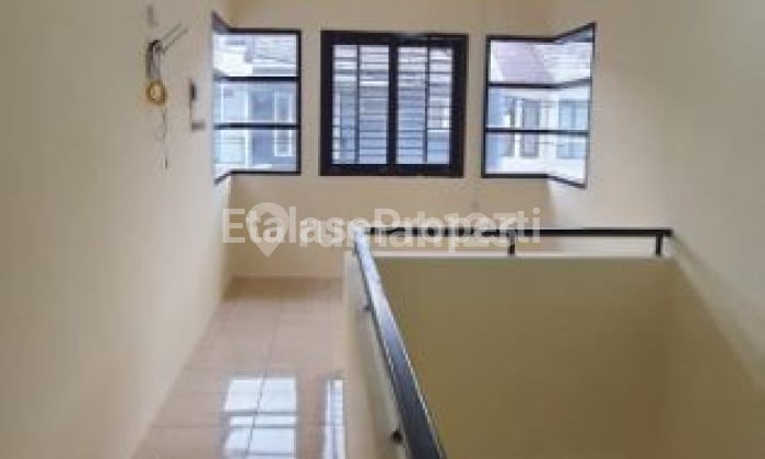 Disewakan Rumah 2 Lantai Koala Regency (Surabaya Timur)