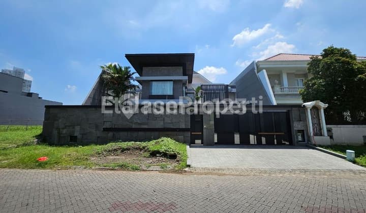 Dijual Rumah Raya Bukit Darmo Golf Citraland