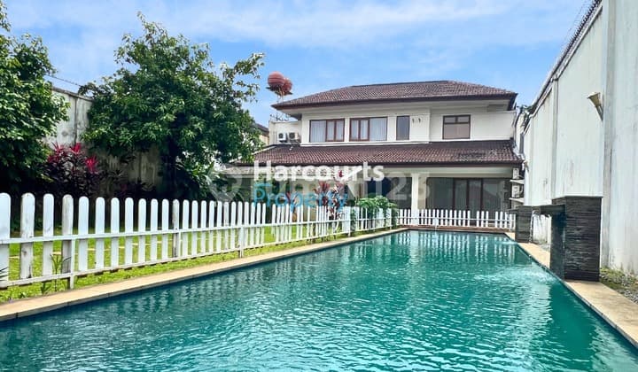 FOR SALE CLASSIC TROPICAL HOUSE, SUITABLE FOR RESIDENCE, BUSINESS, AND OFFICE IN ANTASARI AREA - SOUTH JAKARTA. Hey Boss, Can Also Be Used for Business!!