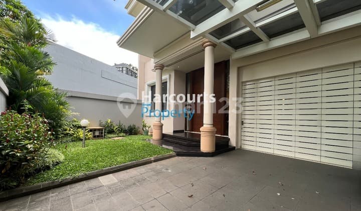 For Rent
Beautiful and Luxurious House
Pondok Indah Area - South Jakarta
Hey BossQue, Are You Sure You Don't Want a House in Pondok Indah?!