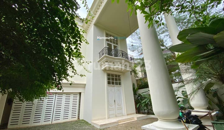 For Rent: Well-Maintained Classic European House in Kemang Area, South Jakarta. Hey, Those Looking for a Rental House in Kemang, Come On Over!!
