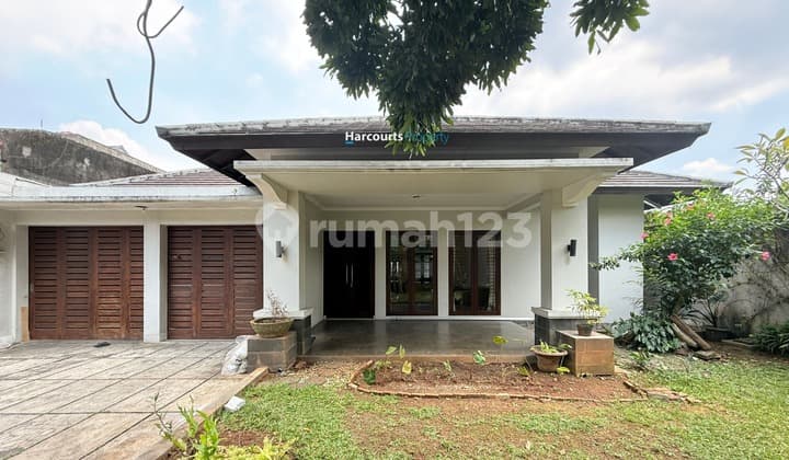 Dijual - For Sale Rumah Tropical Classic Siap Huni Area Kemang - Jaksel Nih Bolo ,Yuukk Merapat yang Lagi Cari Rumah Area Kemang yang Bebas Banjir Bolo !!!