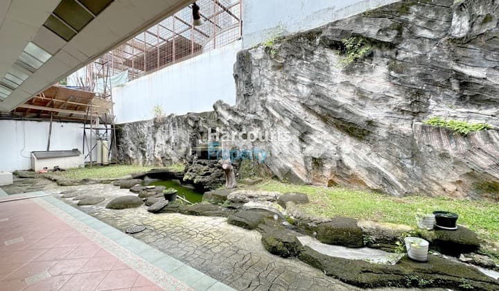 Price Drop!! Classic House for Sale in Jl. Karang Asem, Mega Kuningan Area, Bro. Sure You Don't Want a House in Mega Kuningan? This is Very Rare, Bro, There's a House for Sale!!!!