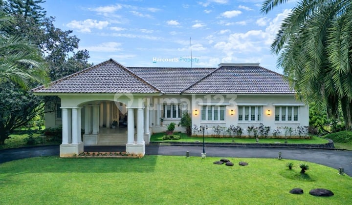 Dijual Luxury Villa House dengan View Gunung Salak Area Sentul Bogor , Ini Dia Bolo Rumah Yg Bak Istana Villa yang Mewah di Sentul , Yuukk Buruan Miliki Boloo !!
