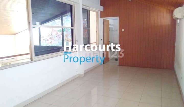 For Sale: Old 2-Story House in Permata Hijau Area, BossQue! If You're Looking, Come Closer, Gather Around, and Seal the Deal!!