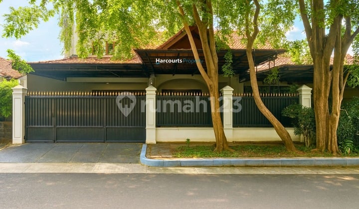 For Rent Rumah Klasik Terawat Bisa unt Office Area Suryo Senopati - Jaksel Nih BoLo , Yang Lagi Cari Rumah Untuk Kantor Deket Area Senopati Dan SCBD Merapat Yuukk !!
